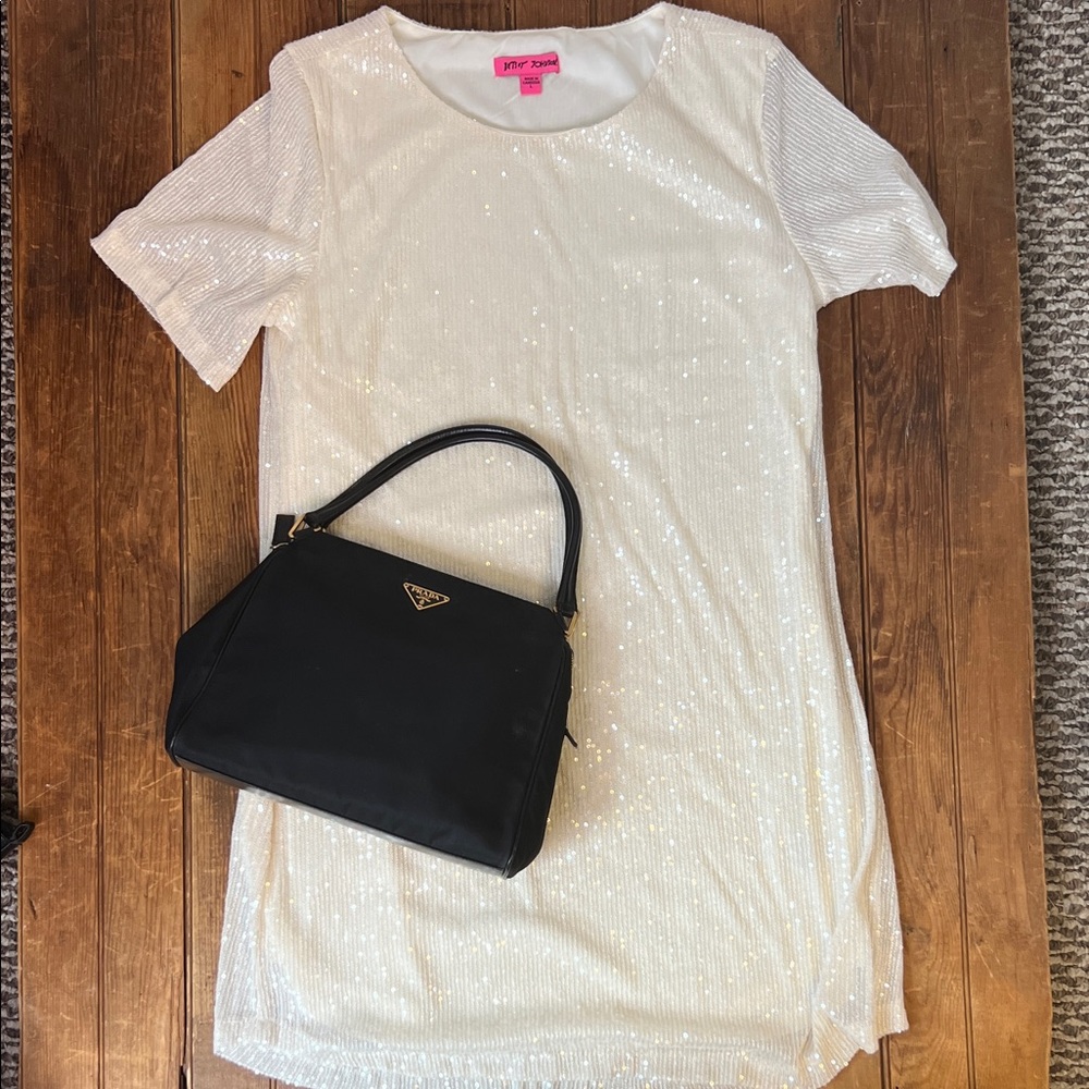 Betsey Johnson off White Sequin Short Sleeve t shirt style mini dress NWOT large